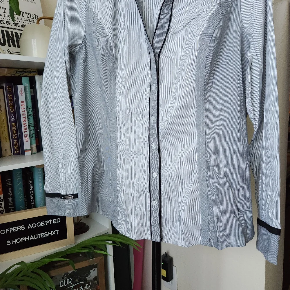 Express Black and White Button Down Shirt - Picture 2 of 8